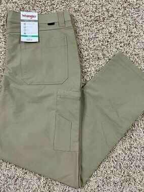 Wrangler Men's Tech Cargo Twill Pants Tan, Size 38x34 (New)